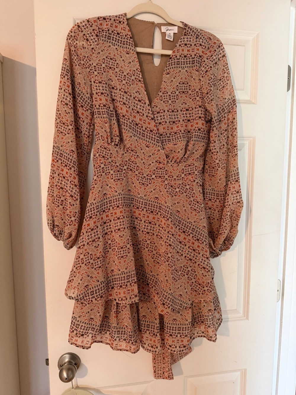 Kimchi Blue Beige Printed Long-Sleeve Tiered Mini Dress